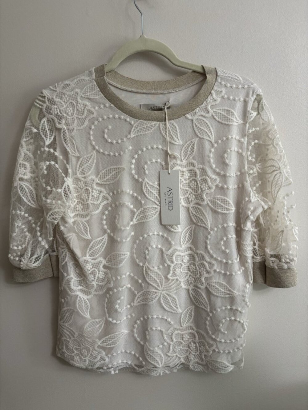 Astrid‎ Women’s Woven Lace Top Shirt In Sand Gold Medium NWT Italy